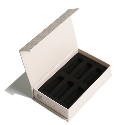 acheter Boîte cadeau en carton gris et en papier revêtu avec couvercle de fermeture magnétique et insert EVA noir online manufacture