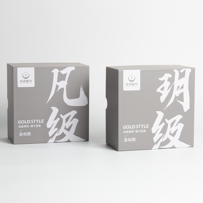 acheter Boîtes en carton blanc personnalisées avec insert d'éponge imprimé en couleur Taille personnalisée acceptée online manufacture