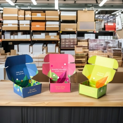 acheter Boîtes d'emballage en papier revêtu sur mesure Boîtes d'expédition ondulées en carton Feuille d'or online manufacture