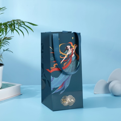 Logo personnalisé Sac à emporter en papier de luxe avec poignée pour cadeaux Vêtements de thé Parfum